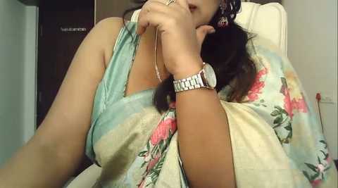 Media: spandana_sweety Stripchat 2024-11-16 07:18:00