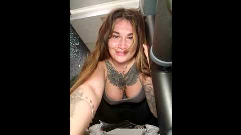 Media: tattoogirlalia Stripchat 2024-11-16 15:12:00