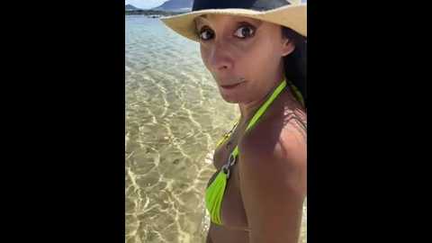 Media: therealbeverlycious Stripchat 2024-11-16 14:13:00