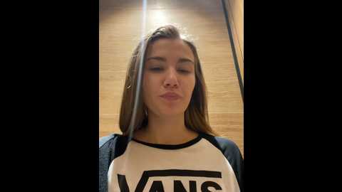Media: valenciashock Stripchat 2024-11-16 07:11:00
