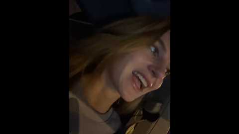 Media: _angelari_ Stripchat 2024-11-17 14:18:00