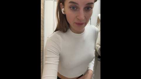 Media: _angelari_ Stripchat 2024-11-17 18:44:00