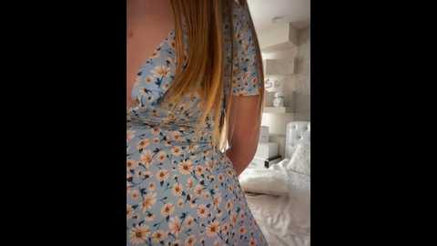 Media: bella_suns Stripchat 2024-11-17 05:02:00