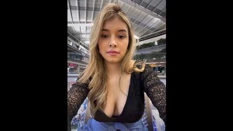 Media: carolina__star Stripchat 2024-11-17 00:52:00