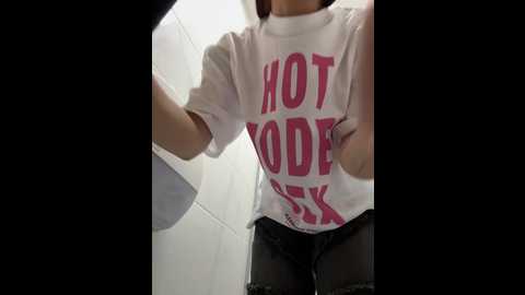 Media: cherry____pie Stripchat 2024-11-17 22:10:00
