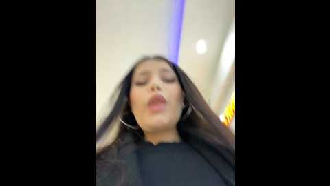 Media: chloe__moon Stripchat 2024-11-17 17:18:00