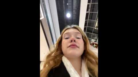 Media: honey___hot Stripchat 2024-11-17 15:02:00