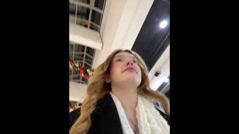 Media: honey___hot Stripchat 2024-11-17 16:13:00