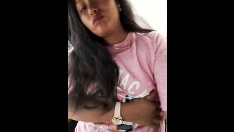 Media: karol_kamila19 Stripchat 2024-11-17 22:34:00