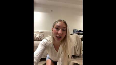 Media: luisabecker Stripchat 2024-11-17 16:54:00