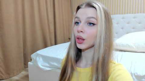 Media: mila_polly_and_forester_ Stripchat 2024-11-17 00:27:00