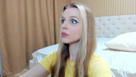 Media: mila_polly_and_forester_ Stripchat 2024-11-17 00:48:00