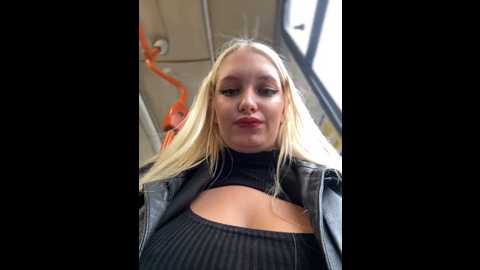 Media: milkyy_wway Stripchat 2024-11-17 09:05:00