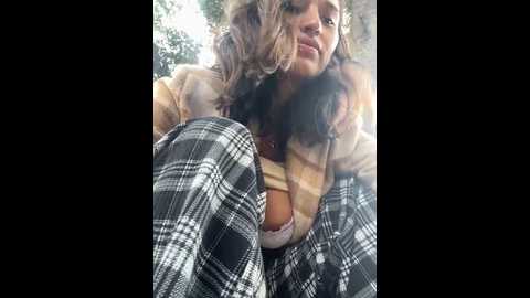 Media: sexi_noemi Stripchat 2024-11-17 15:32:00