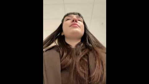 Media: sophie_avory Stripchat 2024-11-17 16:09:00