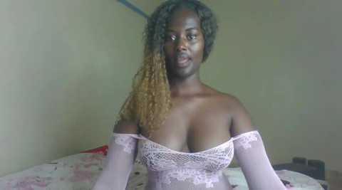 thambi_queen @ stripchat on 20241117