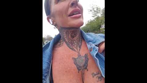 Media: yourmommyblair Stripchat 2024-11-17 07:26:00