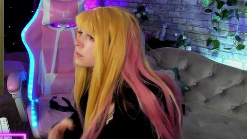 Media: alex_howell Stripchat 2024-11-18 04:56:00