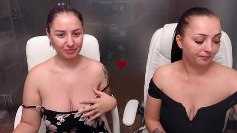 Media: amy__samy Stripchat 2024-11-18 16:00:00