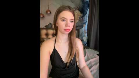 Media: bella_suns Stripchat 2024-11-18 04:20:00