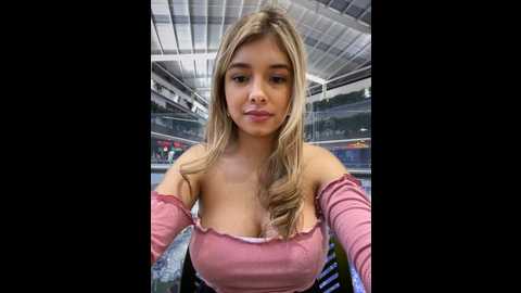 Media: carolina__star Stripchat 2024-11-18 00:12:00