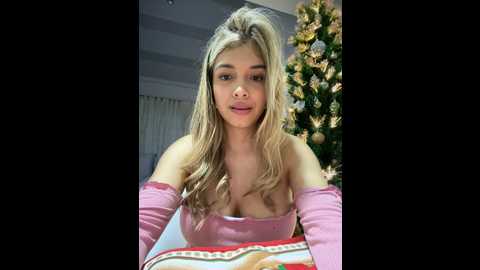 Media: carolina__star Stripchat 2024-11-18 03:40:00