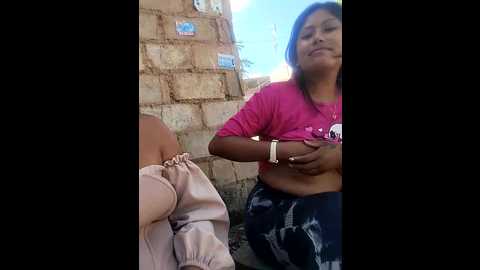 Media: karol_kamila19 Stripchat 2024-11-18 19:49:00