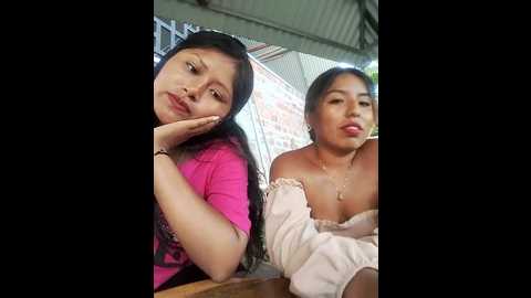Media: karol_kamila19 Stripchat 2024-11-18 22:44:00