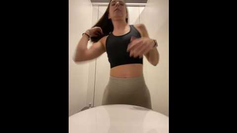 Media: lola_tentatiion Stripchat 2024-11-18 09:12:00