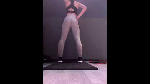 Media: lola_tentatiion Stripchat 2024-11-18 10:01:00