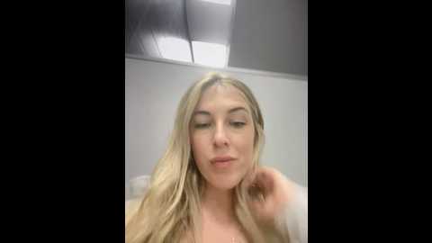 Media: mommmyyummy Stripchat 2024-11-18 12:26:00