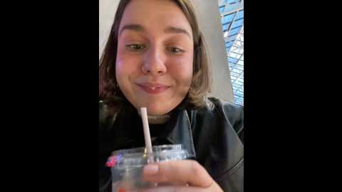 Media: suziemurray Stripchat 2024-11-18 11:40:00