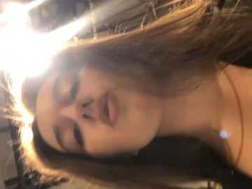 Media: unamiumiu Stripchat 2024-11-18 10:17:00