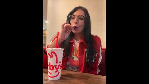 Media: annablisss Stripchat 2024-11-19 22:50:00