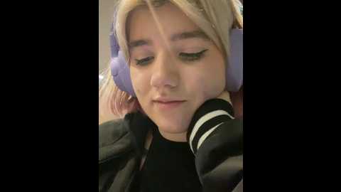 Media: baby__naughty Stripchat 2024-11-19 16:26:00