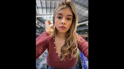 Media: carolina__star Stripchat 2024-11-19 00:02:00