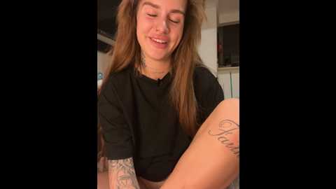 Media: emiliacatalina Stripchat 2024-11-19 05:52:00