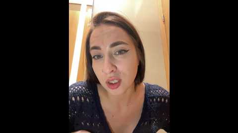 Media: holly_play Stripchat 2024-11-19 15:53:00