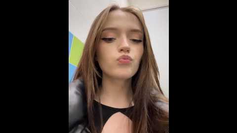 Media: jessi_meow Stripchat 2024-11-19 15:40:00