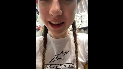 Media: lia__love Stripchat 2024-11-19 15:42:00