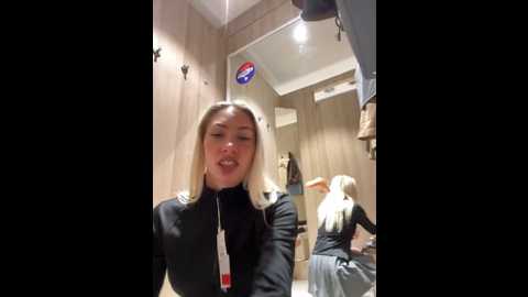 Media: luisabecker Stripchat 2024-11-19 11:19:00