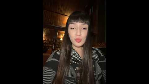 Media: sophie_avory Stripchat 2024-11-19 18:36:00