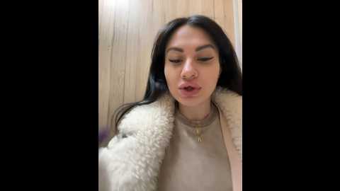Media: wet__bunny Stripchat 2024-11-19 10:06:00
