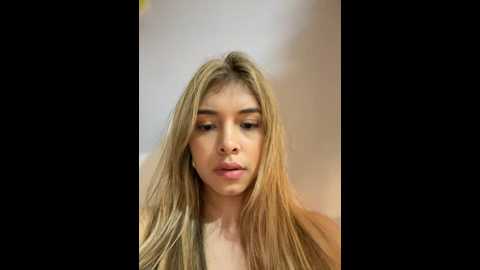 Media: carolina__star Stripchat 2024-11-20 03:32:00