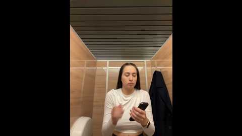 Media: holly_play Stripchat 2024-11-20 14:03:00