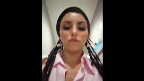 Media: izabella_bella Stripchat 2024-11-20 07:46:00