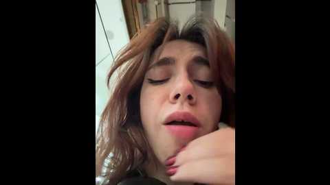 Media: lily__belle Stripchat 2024-11-20 15:47:00