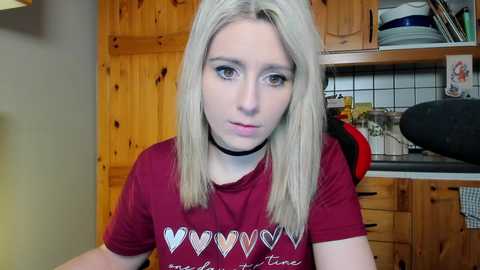 Media: lisaonthemoon Stripchat 2024-11-20 06:48:00
