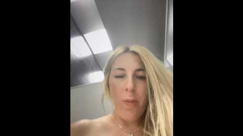 Media: mommmyyummy Stripchat 2024-11-20 11:23:00
