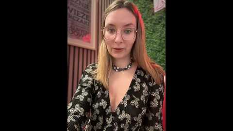Media: the_snowwhitee Stripchat 2024-11-20 09:09:00